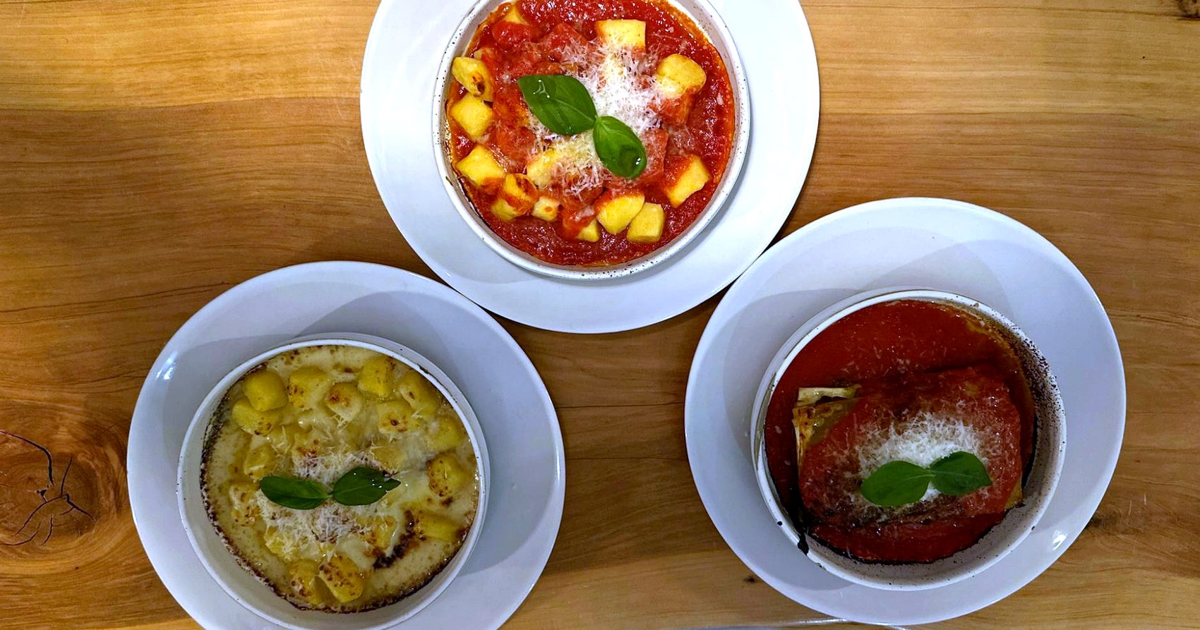 Gnocchi al Pomodoro e Gnocchi ai Quattro Formaggi na mesa da Vívono